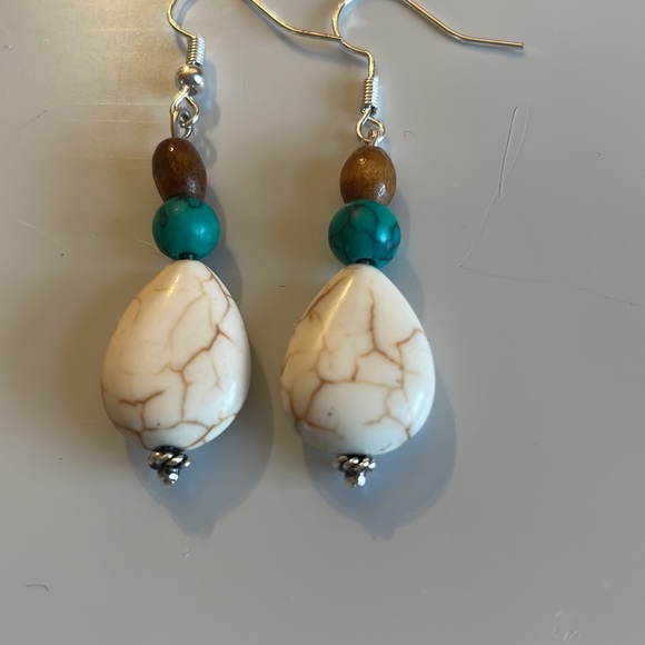 Handmade sliver plated dangle earrings. Stones, beads - Picture 2 of 2